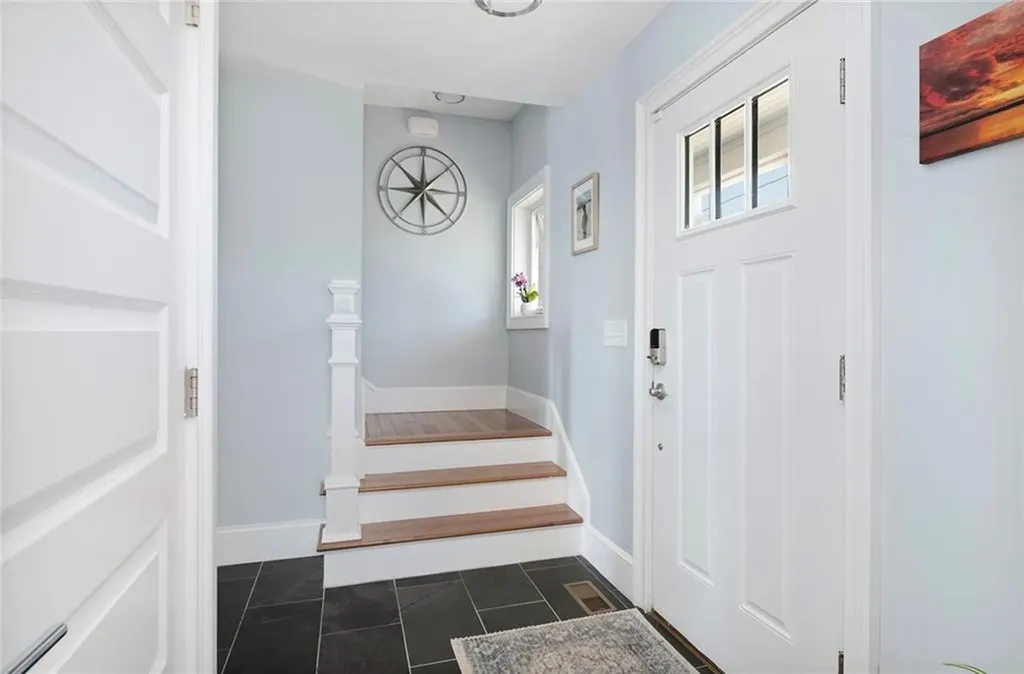 53 White Avenue East Providence RI 02915