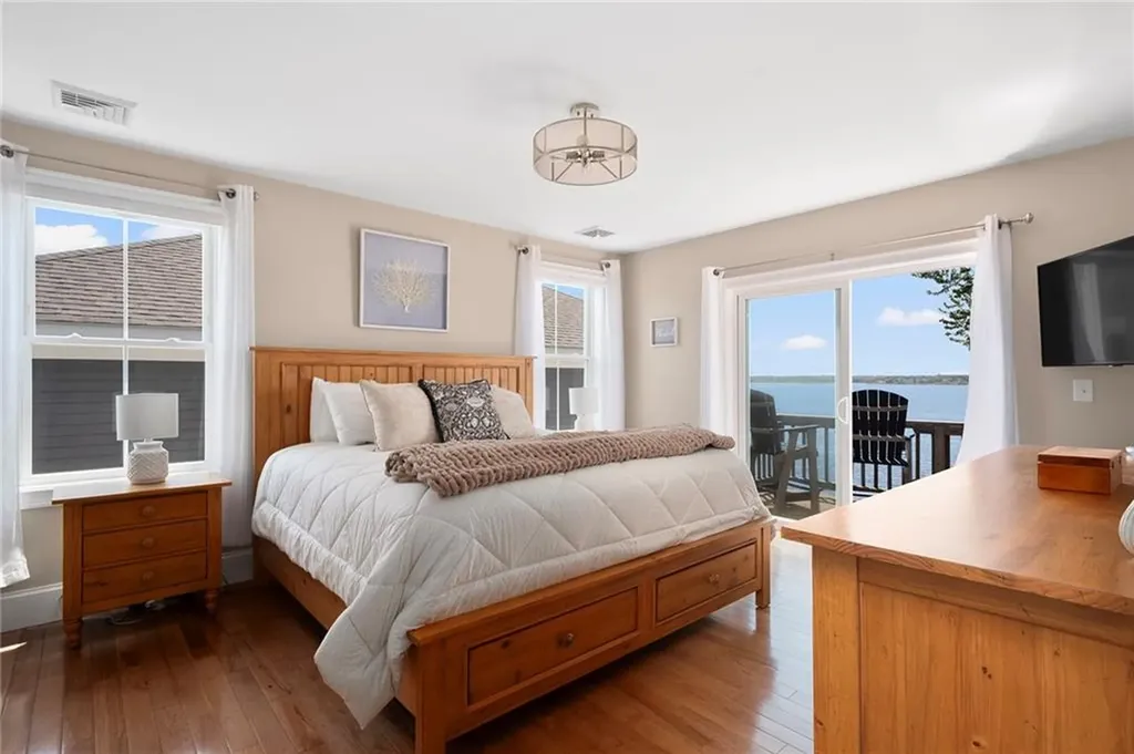 53 White Avenue East Providence RI 02915