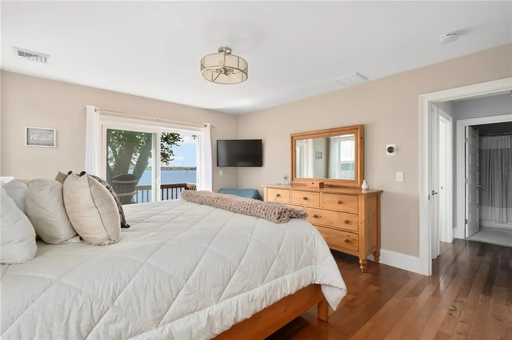 53 White Avenue East Providence RI 02915
