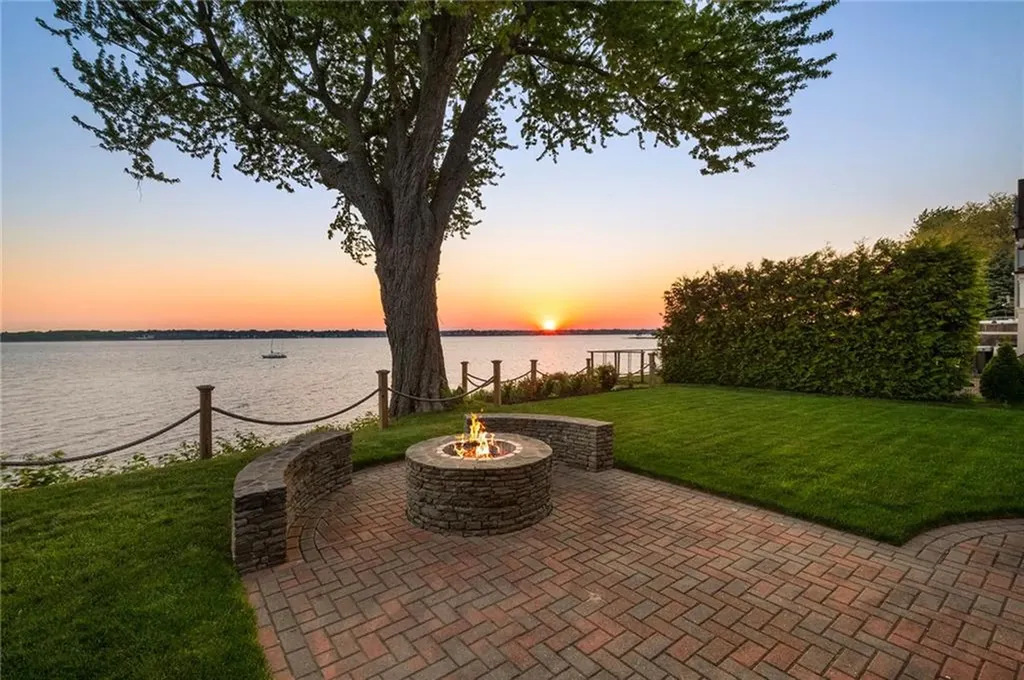 53 White Avenue East Providence RI 02915