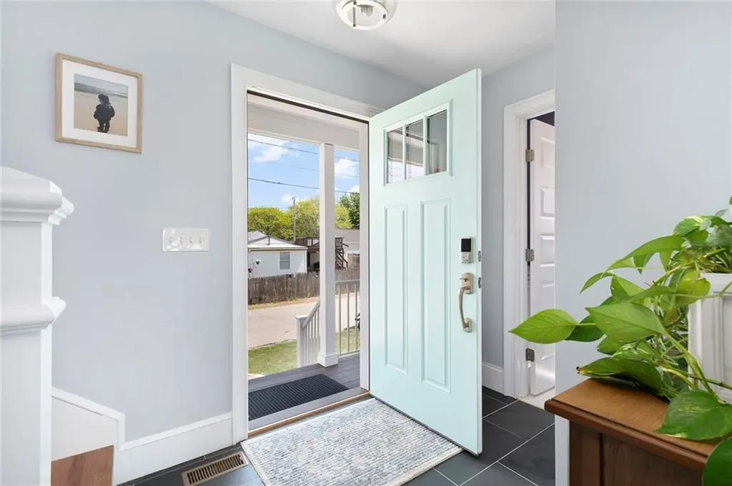 53 White Avenue East Providence RI 02915