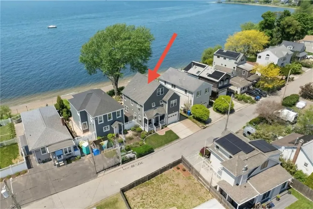 53 White Avenue East Providence RI 02915
