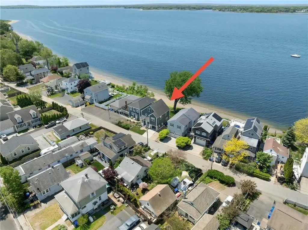 53 White Avenue East Providence RI 02915