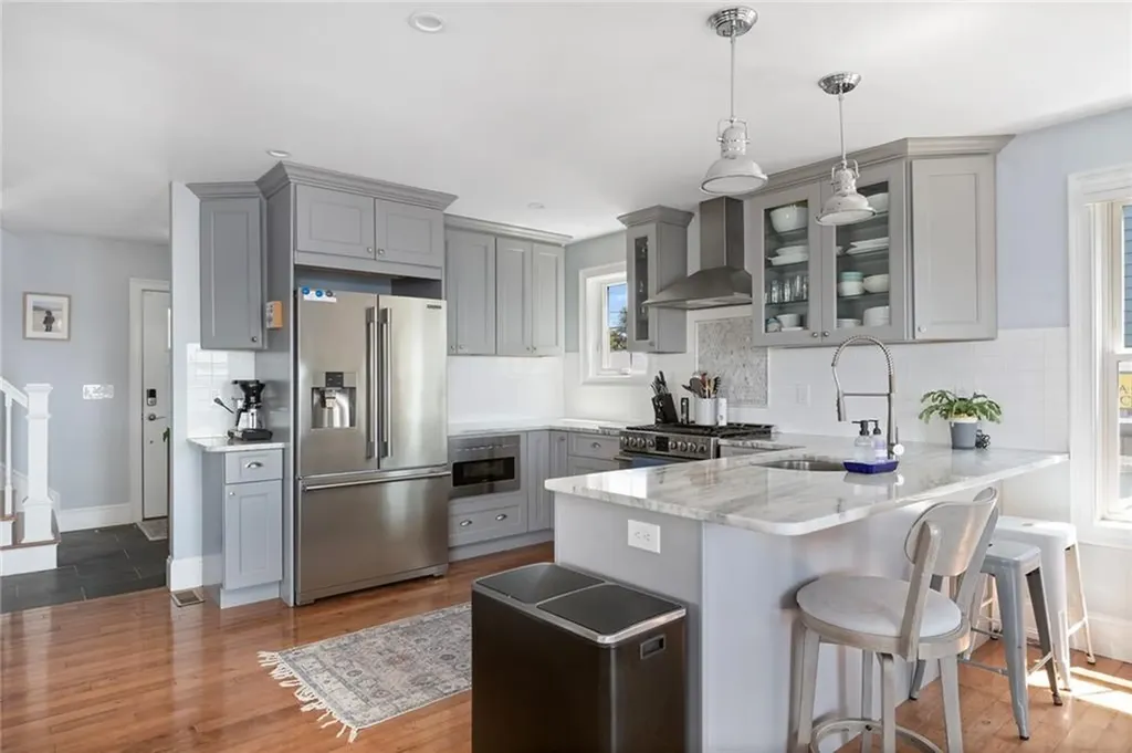 53 White Avenue East Providence RI 02915