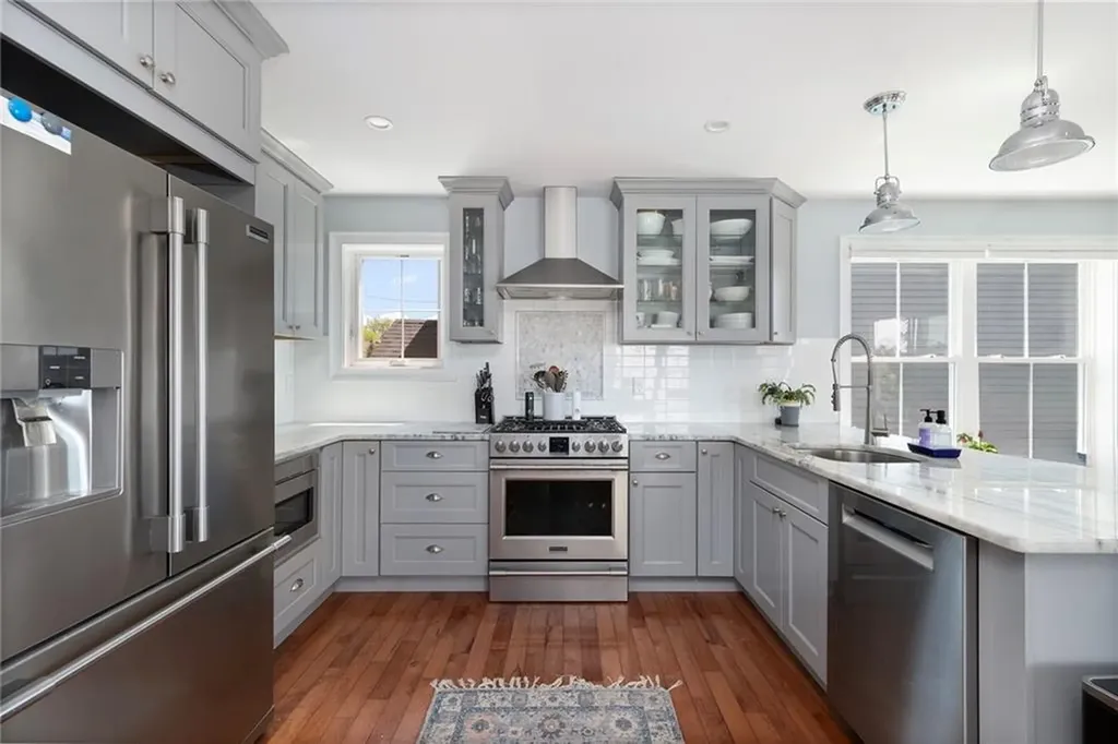 53 White Avenue East Providence RI 02915