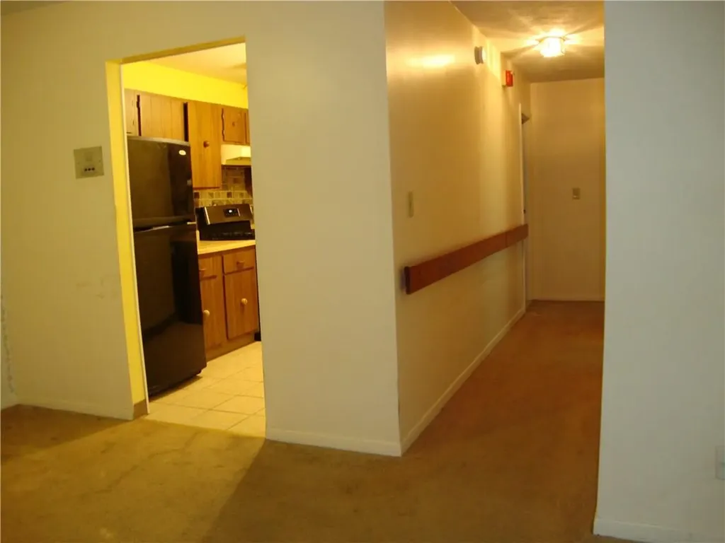752 Quaker Lane Warwick RI 02818
