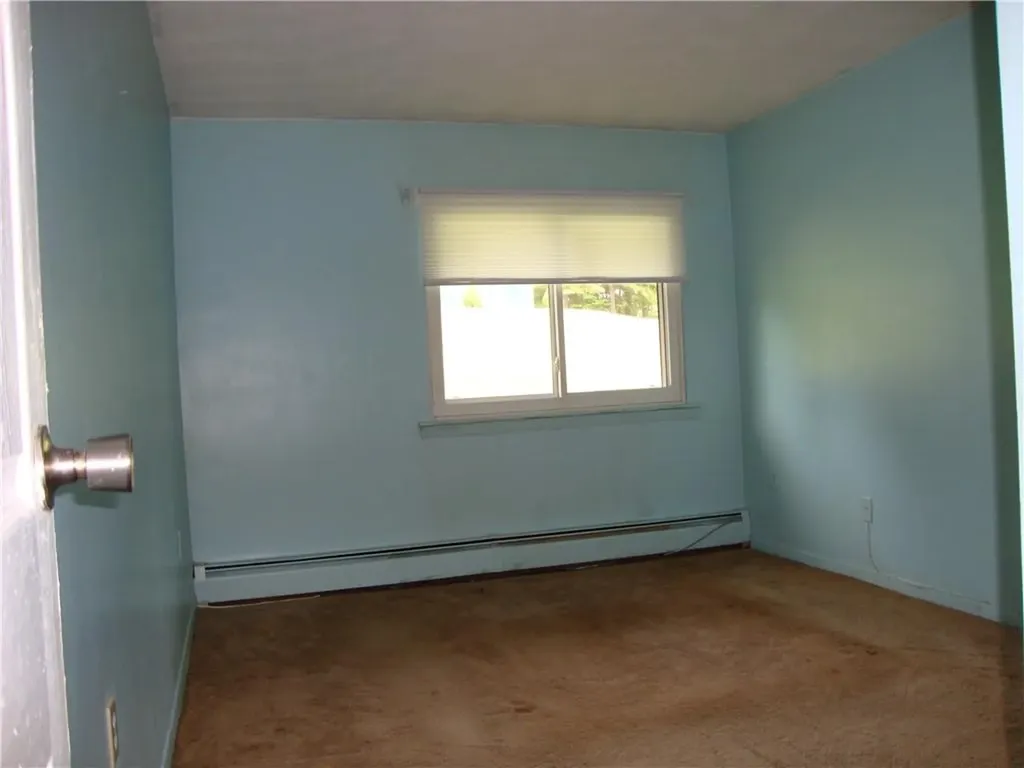 752 Quaker Lane Warwick RI 02818