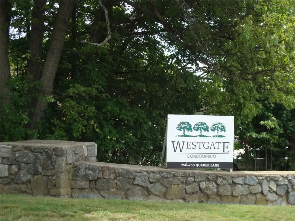 752 Quaker Lane Warwick RI 02818