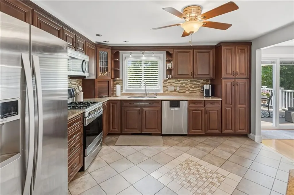 12 Setian Circle Johnston RI 02919