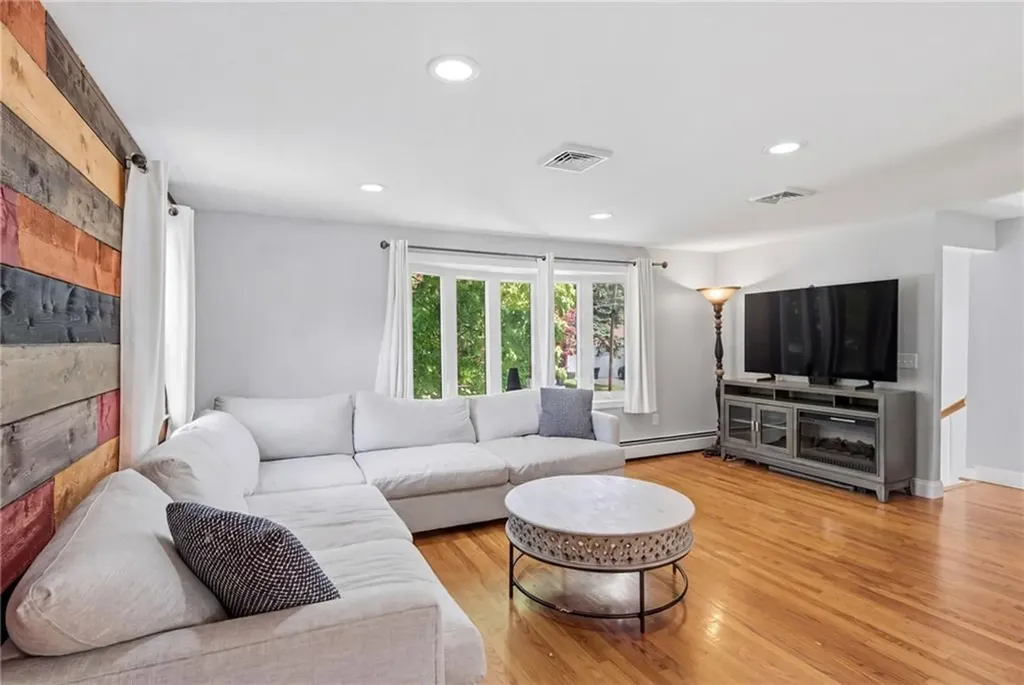 12 Setian Circle Johnston RI 02919