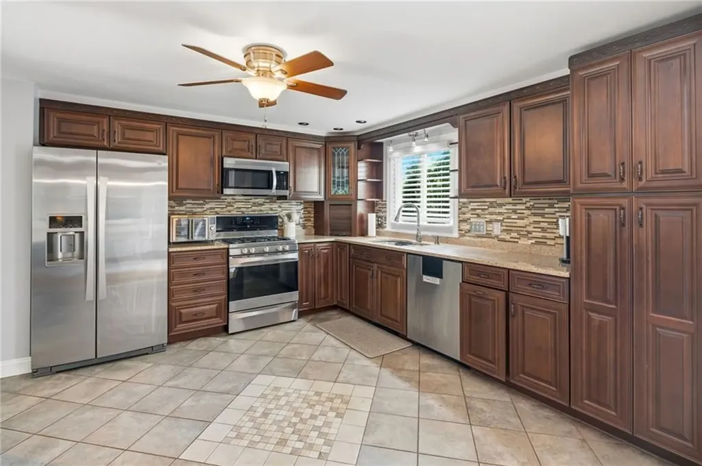12 Setian Circle Johnston RI 02919