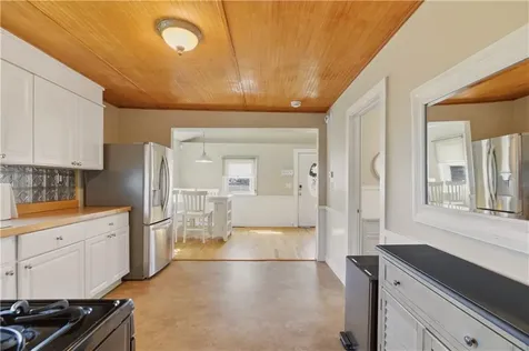 272 Riverside Street Portsmouth RI 02871