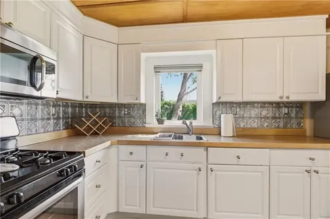 272 Riverside Street Portsmouth RI 02871