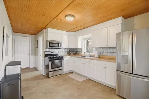 272 Riverside Street Portsmouth RI 02871