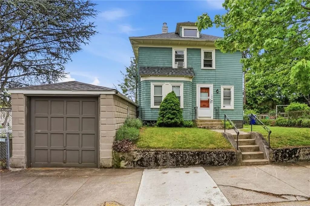 104 Fairview Avenue Pawtucket RI 02860