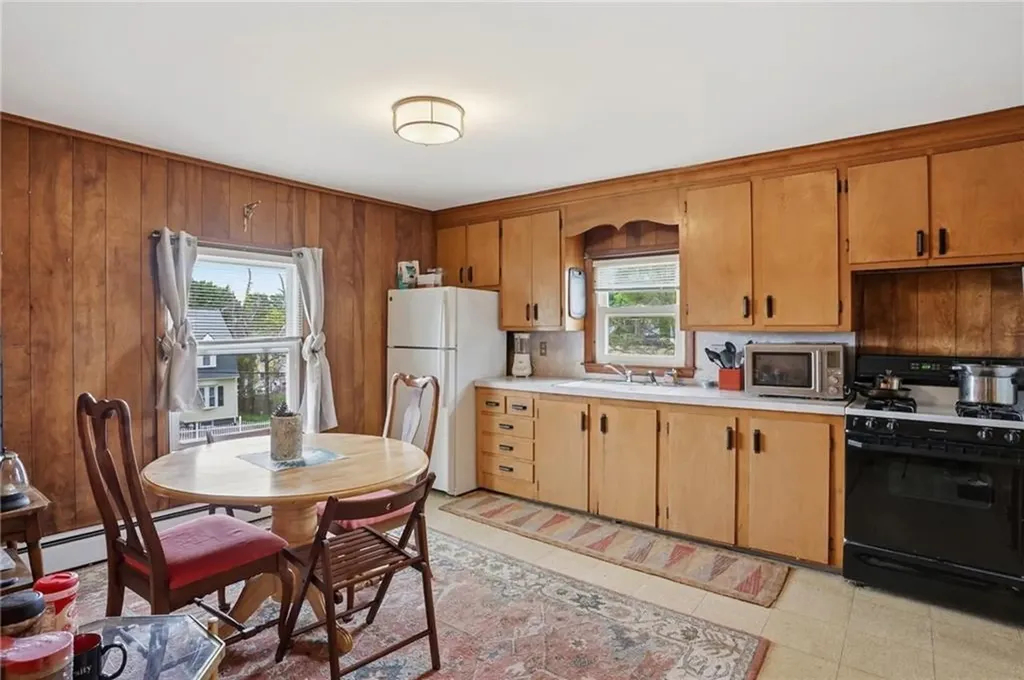 104 Fairview Avenue Pawtucket RI 02860