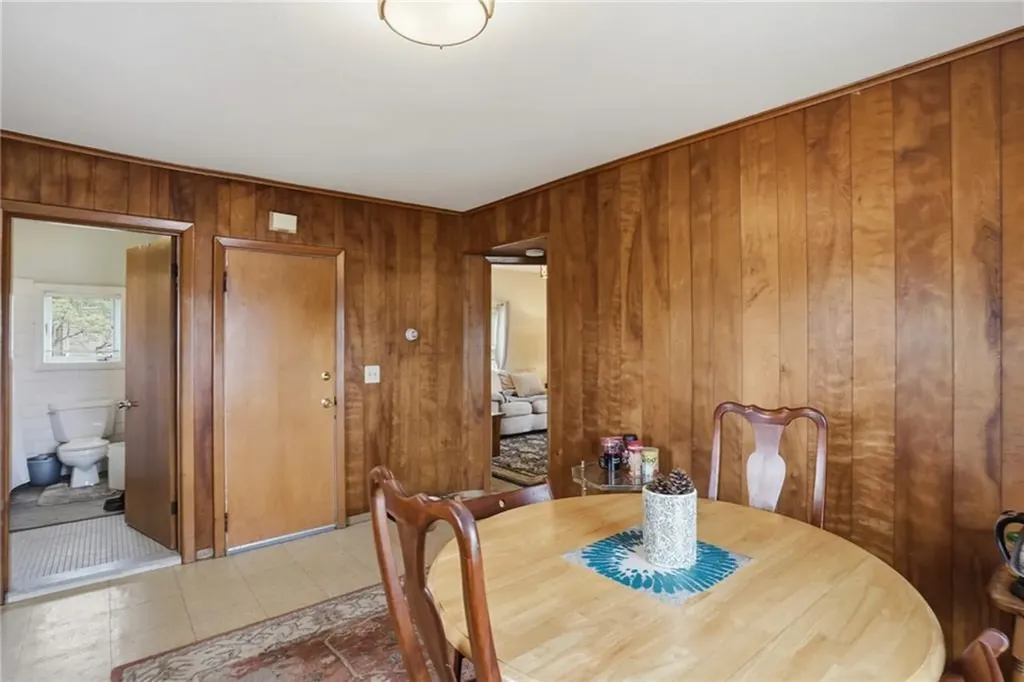 104 Fairview Avenue Pawtucket RI 02860