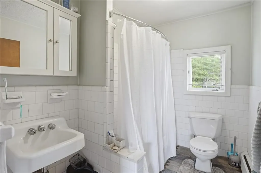 104 Fairview Avenue Pawtucket RI 02860
