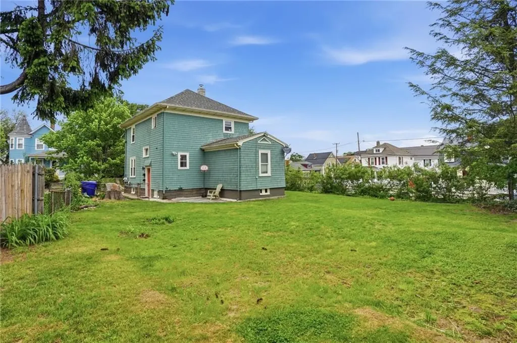 104 Fairview Avenue Pawtucket RI 02860