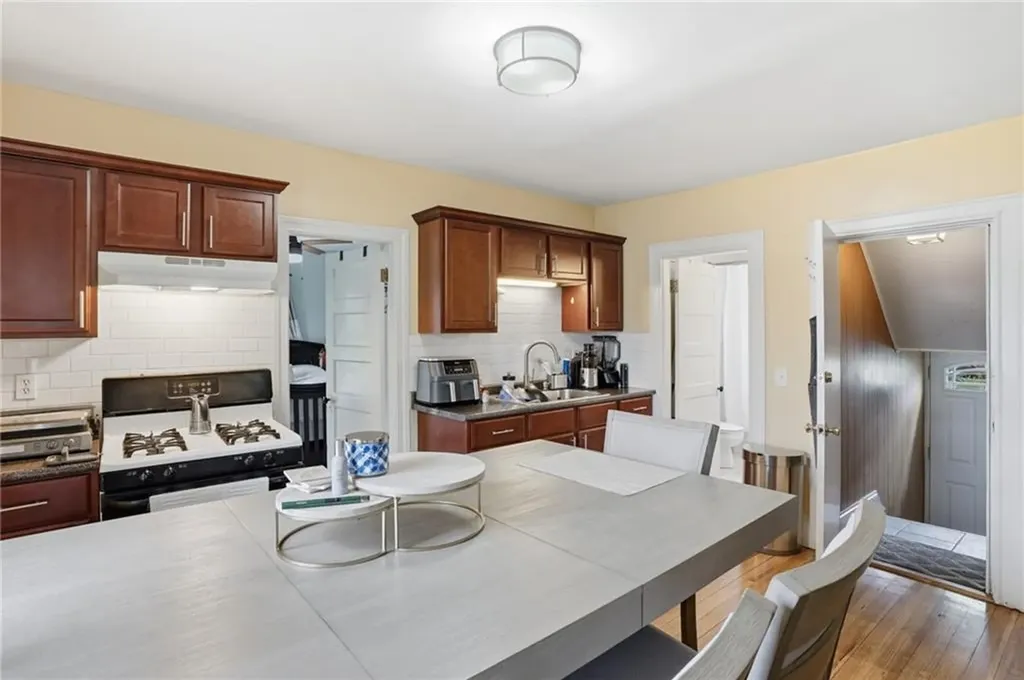 104 Fairview Avenue Pawtucket RI 02860