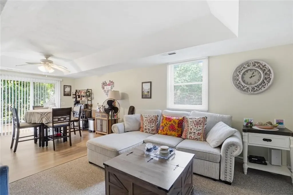 207 Glen Drive Warwick RI 02889