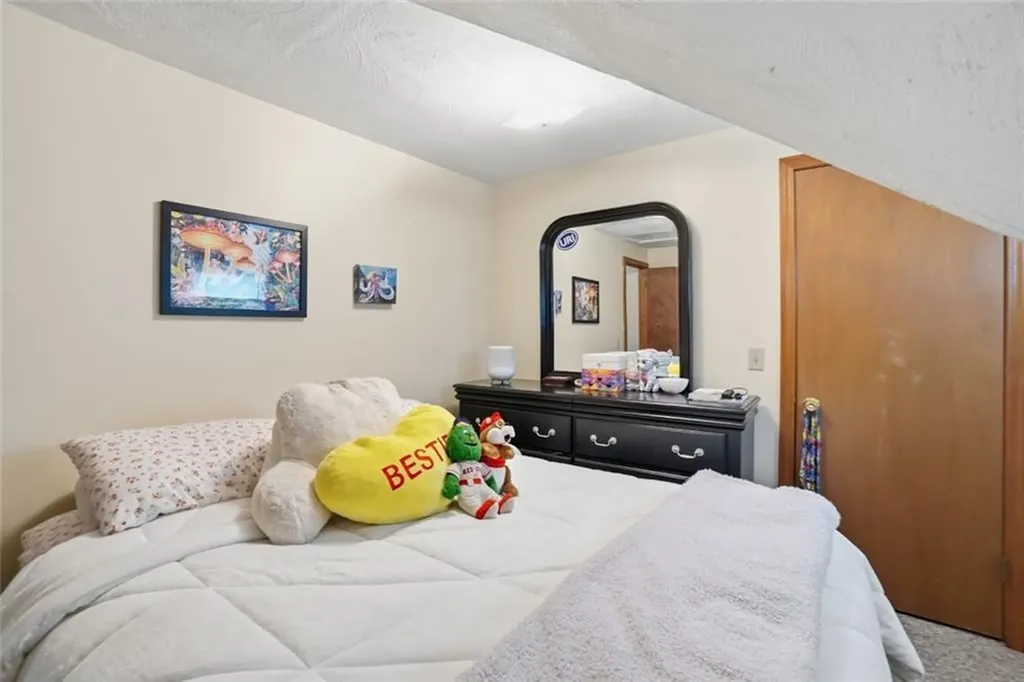 207 Glen Drive Warwick RI 02889
