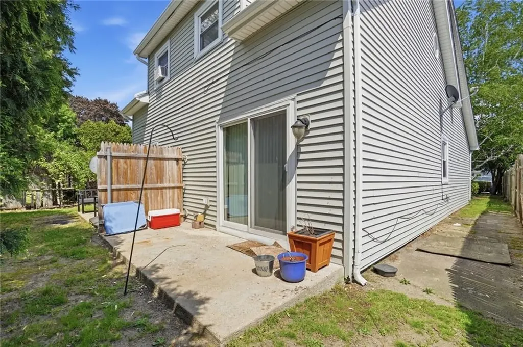 207 Glen Drive Warwick RI 02889