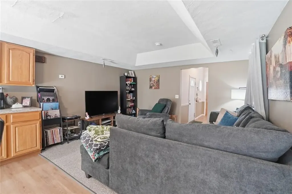 207 Glen Drive Warwick RI 02889