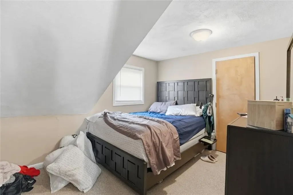 207 Glen Drive Warwick RI 02889