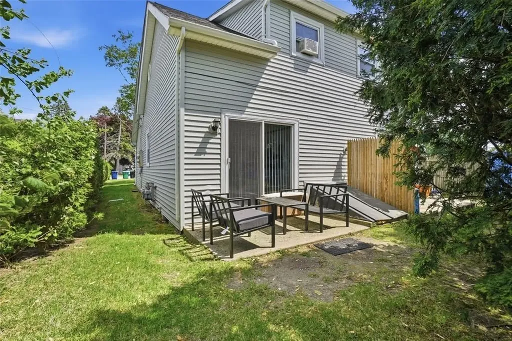 207 Glen Drive Warwick RI 02889