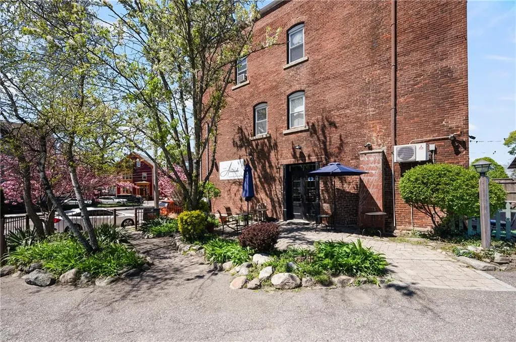 207 Douglas Avenue Providence RI 02908