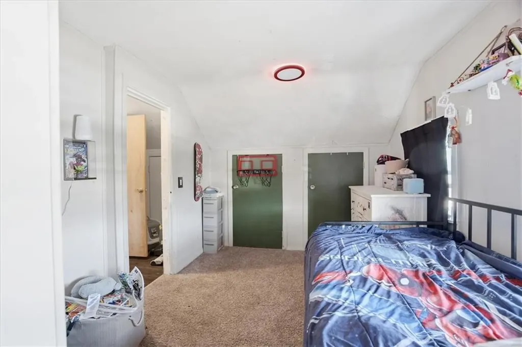 208 Simmonsville Avenue Johnston RI 02919