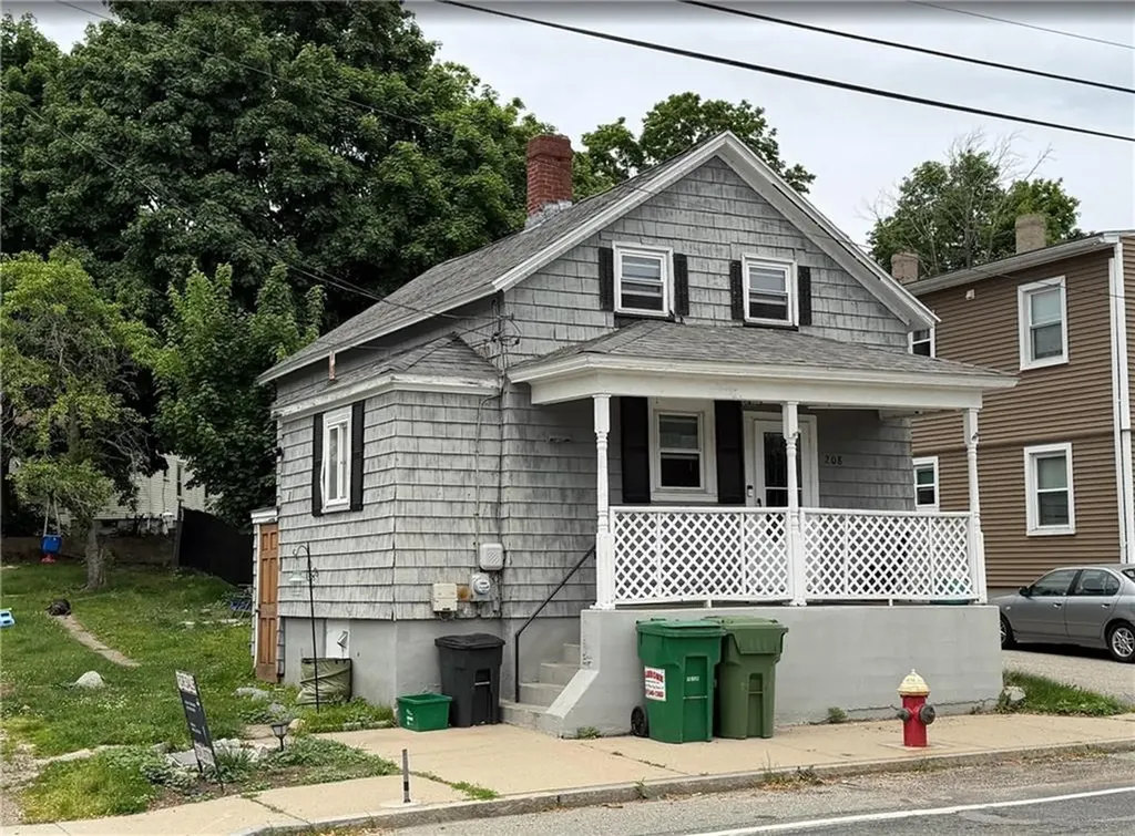 208 Simmonsville Avenue Johnston RI 02919