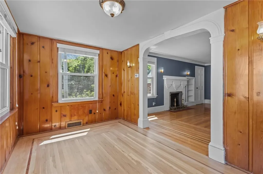 41 Esmond Street Smithfield RI 02917