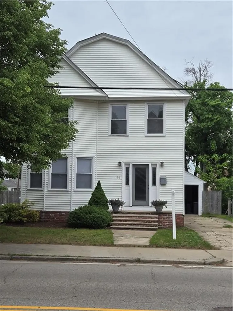 105 Park Avenue Cranston RI 02905