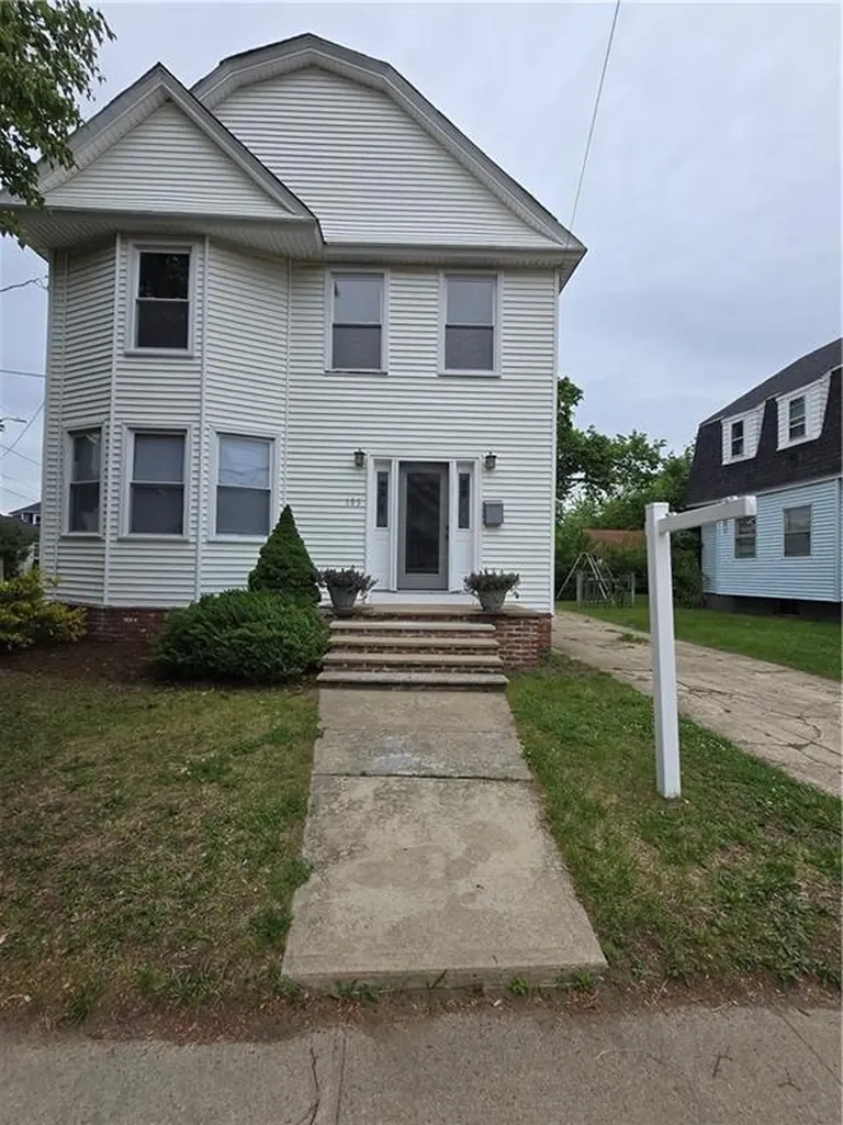 105 Park Avenue Cranston RI 02905