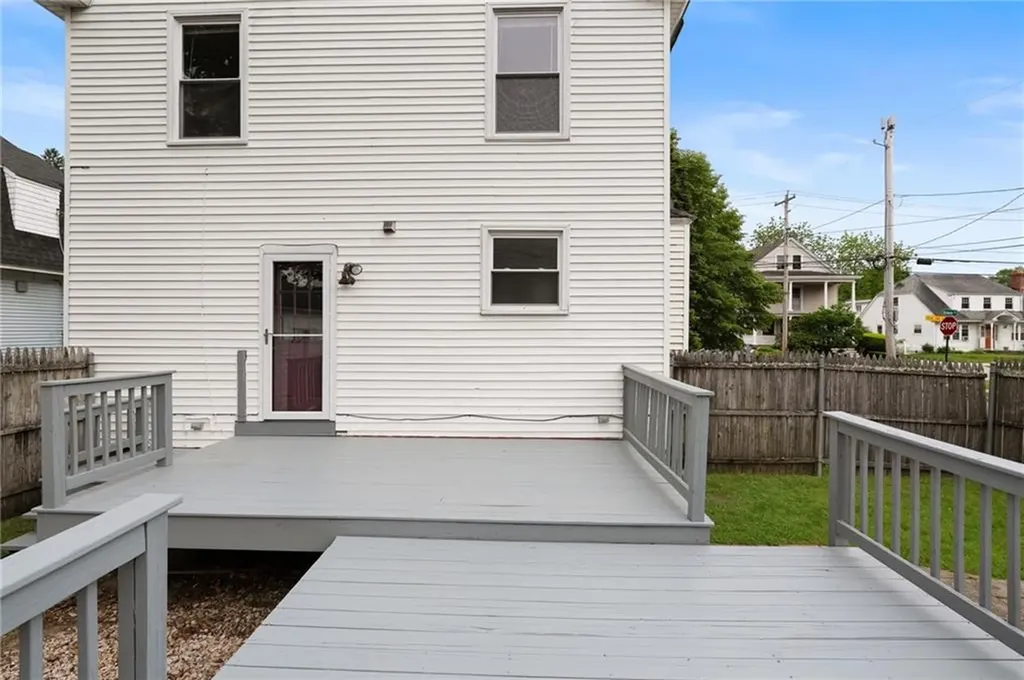 105 Park Avenue Cranston RI 02905
