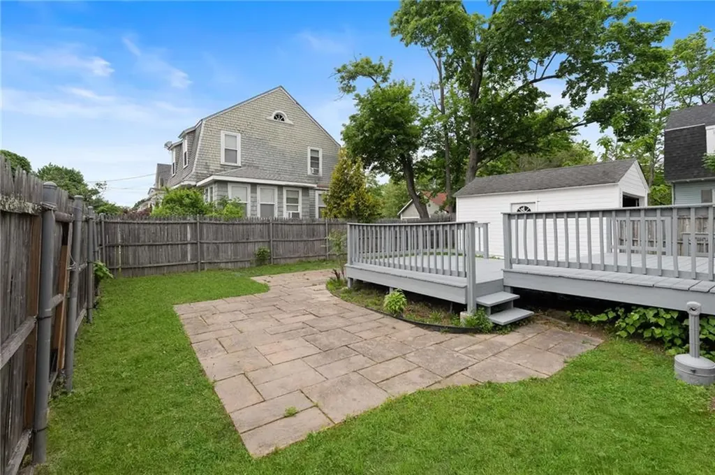 105 Park Avenue Cranston RI 02905