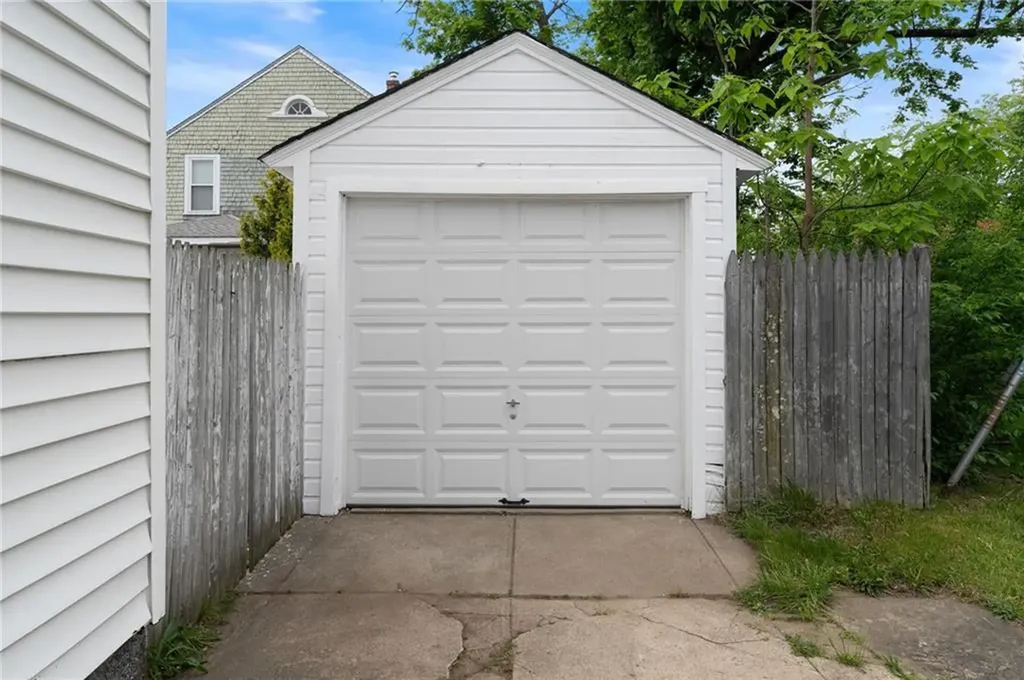 105 Park Avenue Cranston RI 02905