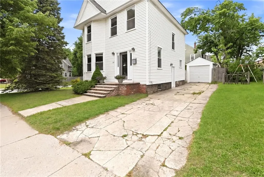 105 Park Avenue Cranston RI 02905