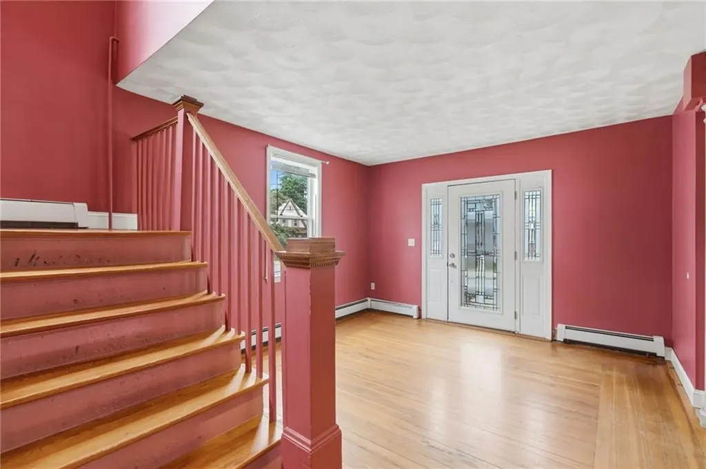105 Park Avenue Cranston RI 02905