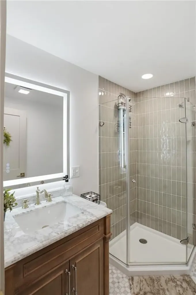 243 Maple Avenue Barrington RI 02806