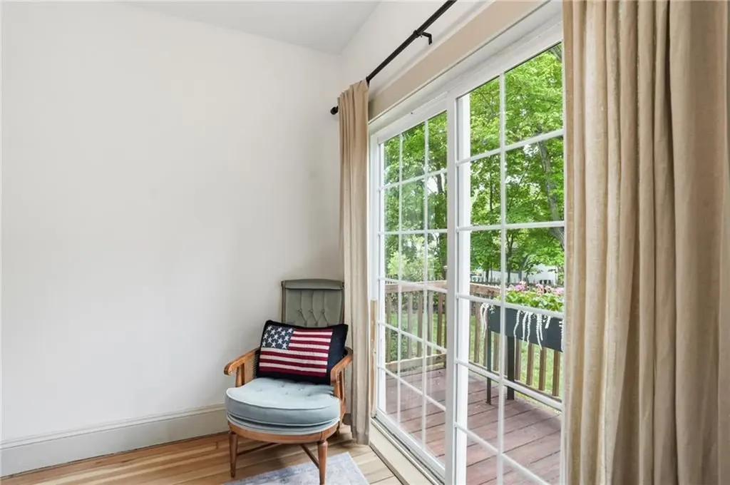 243 Maple Avenue Barrington RI 02806