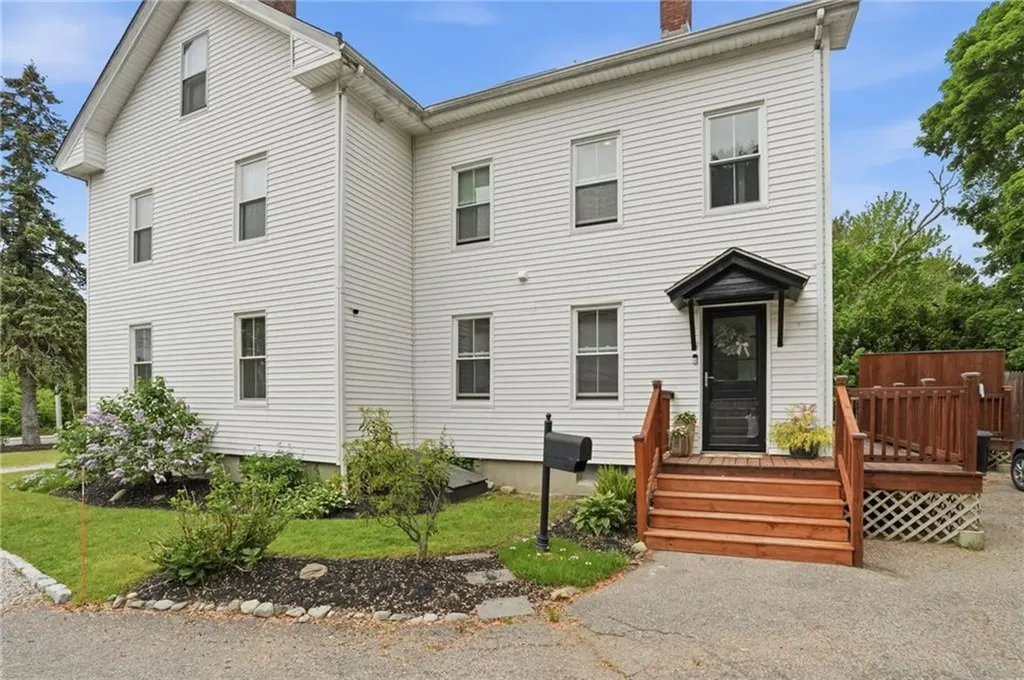 243 Maple Avenue Barrington RI 02806