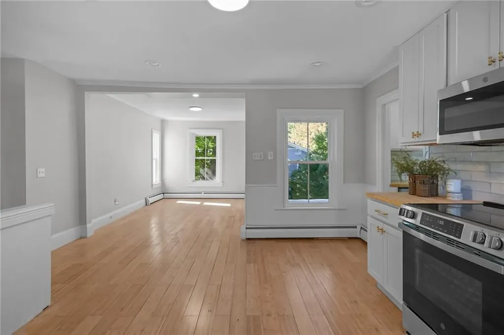 243 Maple Avenue Barrington RI 02806