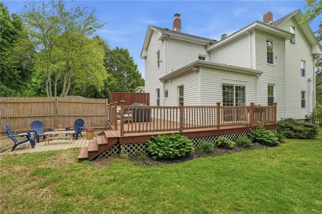 243 Maple Avenue Barrington RI 02806
