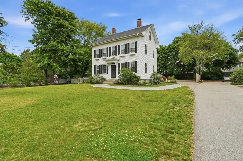 243 Maple Avenue Barrington RI 02806