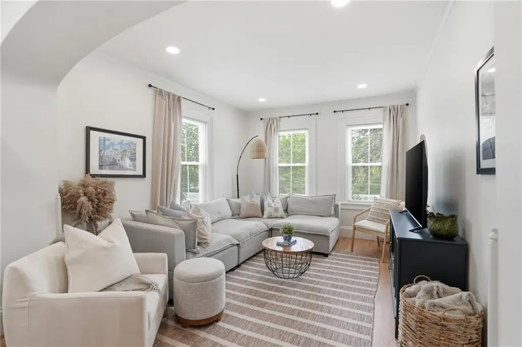 243 Maple Avenue Barrington RI 02806