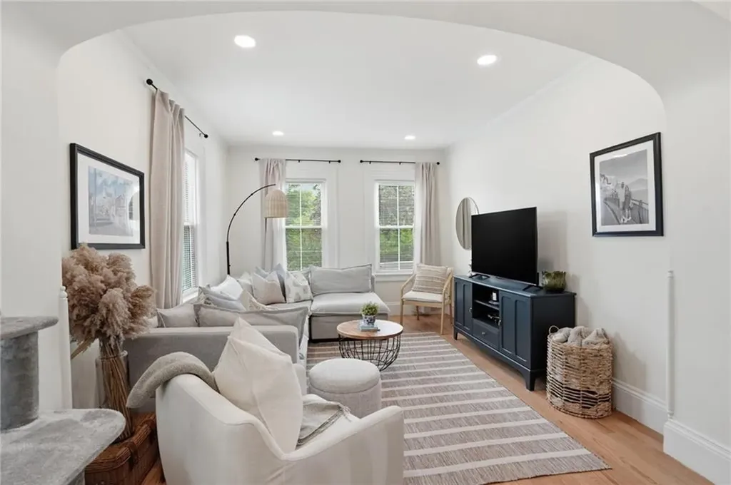 243 Maple Avenue Barrington RI 02806