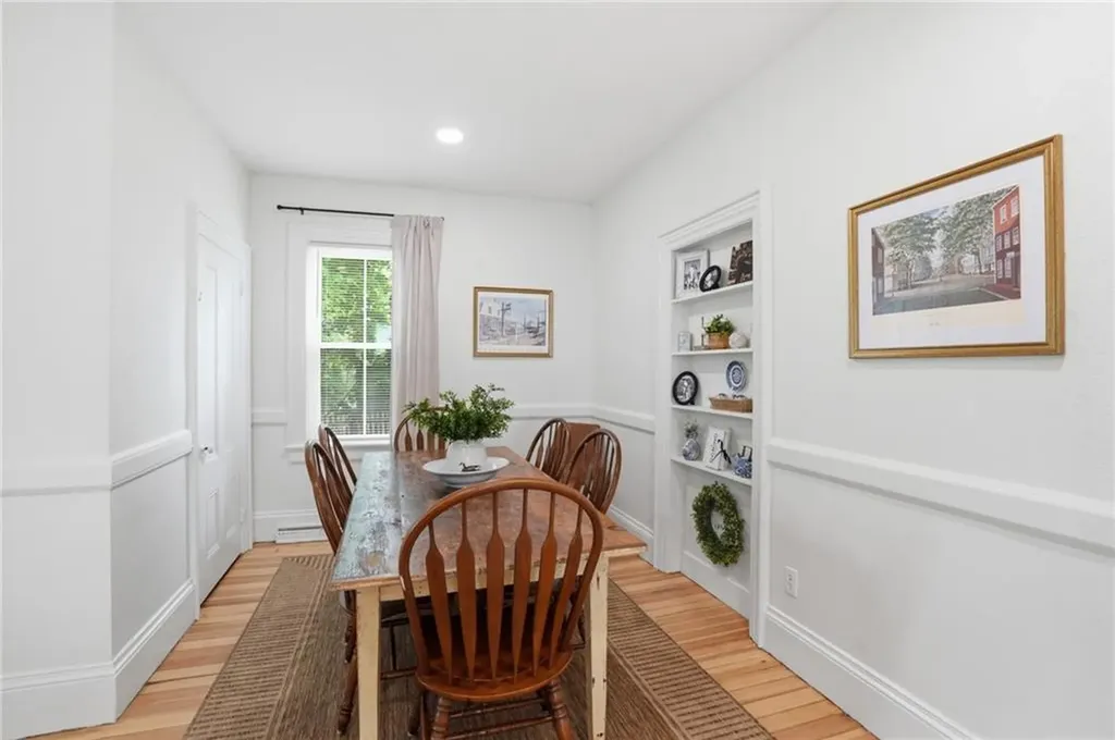 243 Maple Avenue Barrington RI 02806